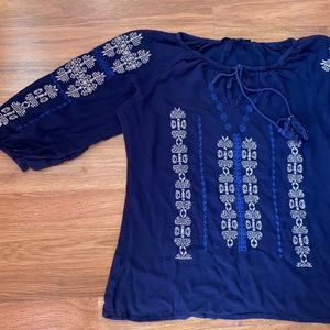 Romeo + Juliet Couture dark blue rayon top, M